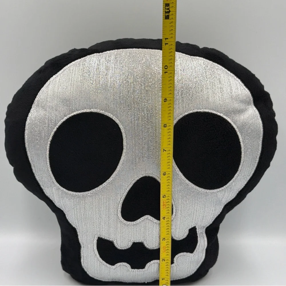 Halloween Skull Velvety Soft Throw Pillow Skeleton 2024 Black